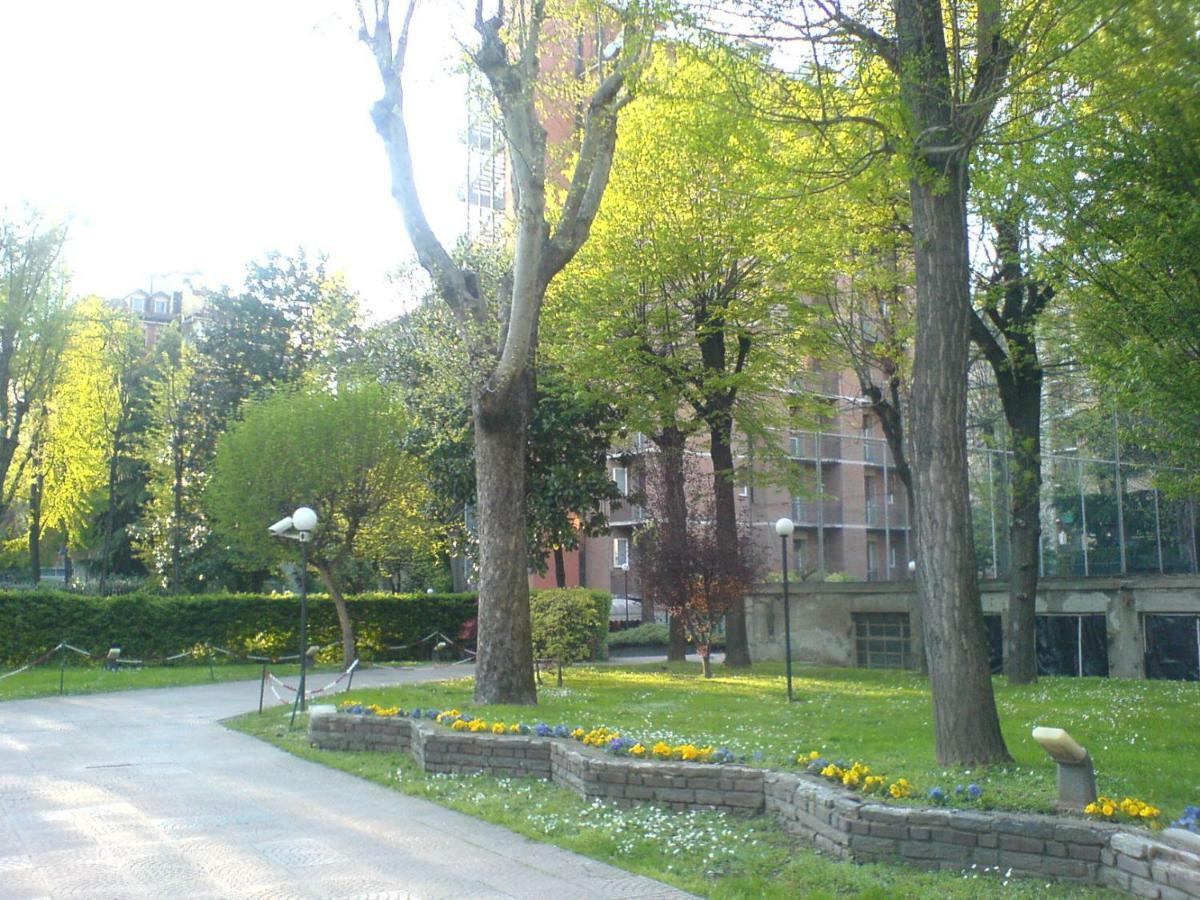 Ih Hotels Milano Aparthotel Argonne Park Exterior foto